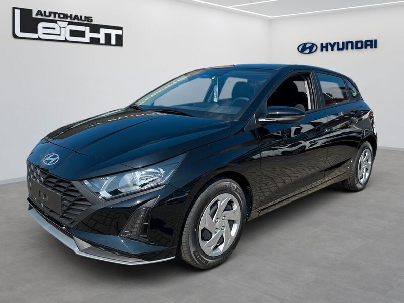 Schwarz Neu 2025 Hyundai i20 Select Limousine | 19.890 € (Fairer Preis) - Bild 1/4