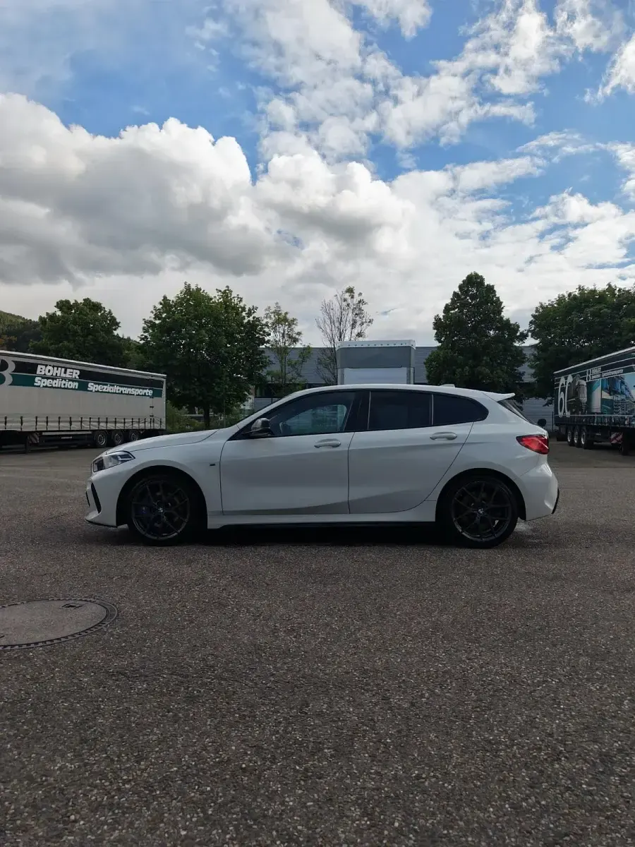 Gebraucht BMW M135 306 PS (225 kW) 2021 Weiß Kleinwagen