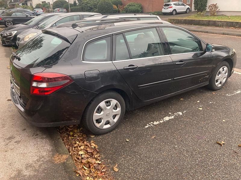 Schwarz Gebraucht 2010 Renault Laguna III Kombi | 2.700 € (Guter Preis) - Bild 1/4