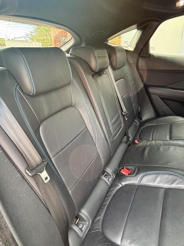 Second-hand Jaguar E-Pace 180 CP (132 kW) 2018 Gri SUV