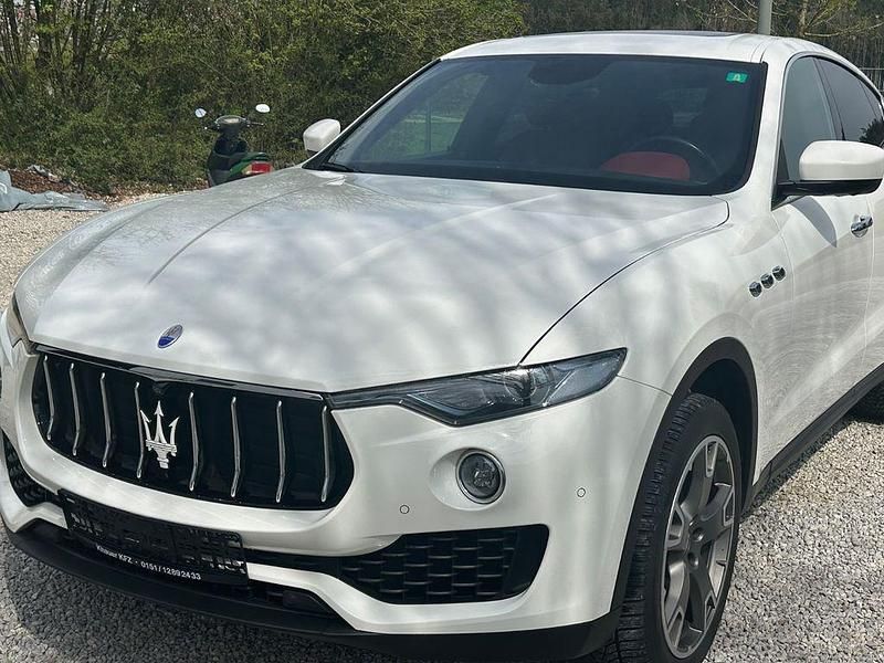 Weiß Gebraucht 2018 Maserati Levante SUV | 37.500 € - Bild 1/4