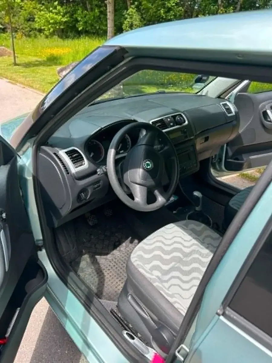 Gebraucht Skoda Fabia 69 PS (50 kW) 2010 Andere farben Limousine
