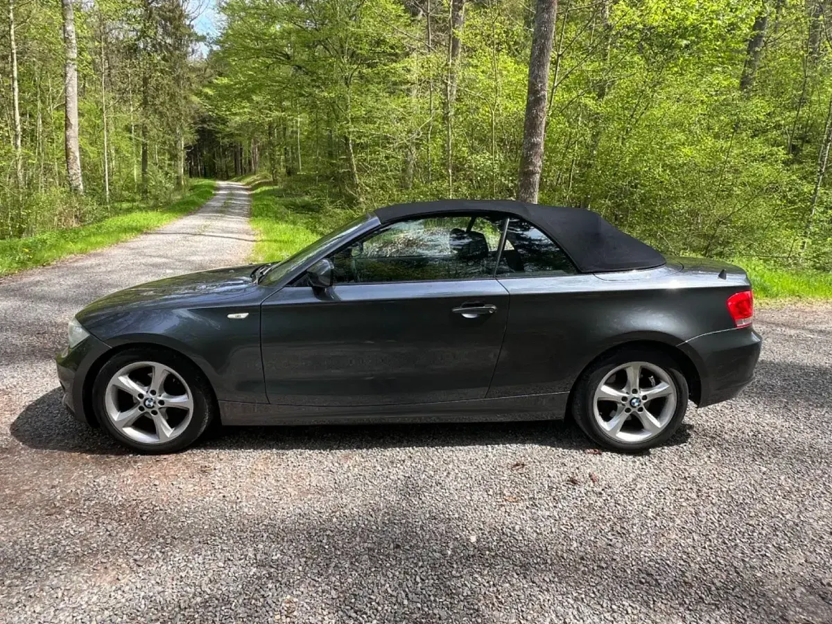 Gebraucht BMW 118 Sport Line 143 PS (105 kW) 2014 Grau Kleinwagen