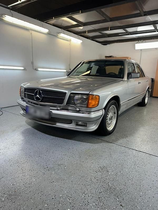 Gebraucht Mercedes 380 200 PS (147 kW) 1985 Silber Limousine