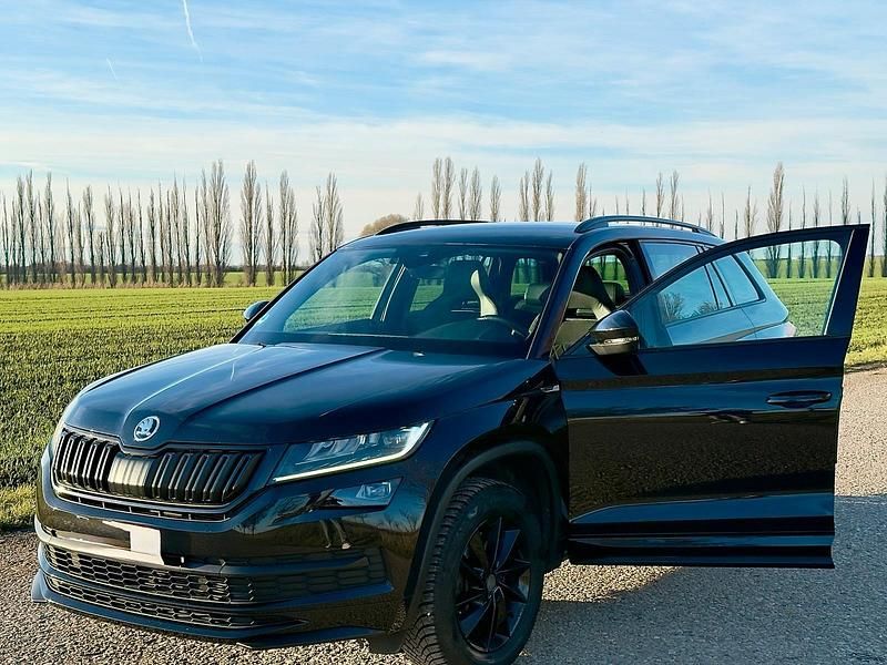 Schwarz Gebraucht 2018 Skoda Kodiaq SportLine SUV | 22.300 € (Fairer Preis) - Bild 1/4
