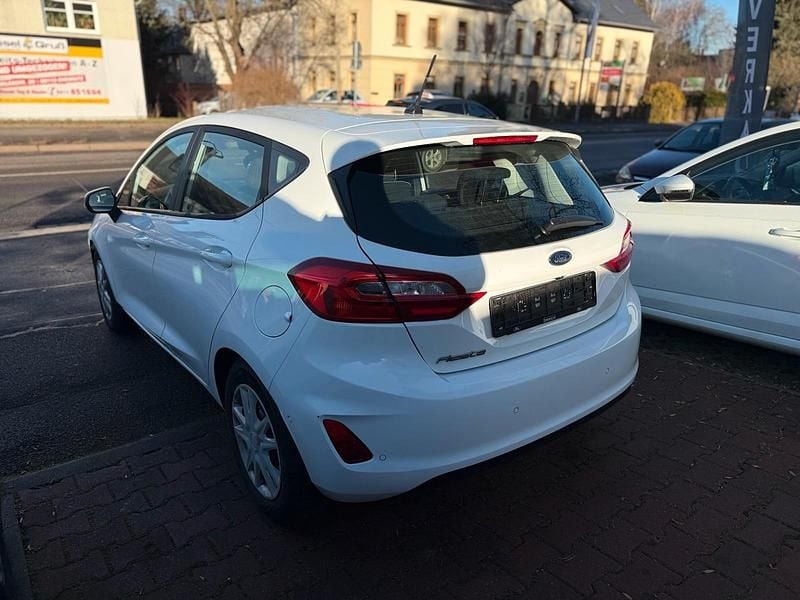 Gebraucht Ford Fiesta 71 PS (52 kW) 2018 Weiß Kleinwagen