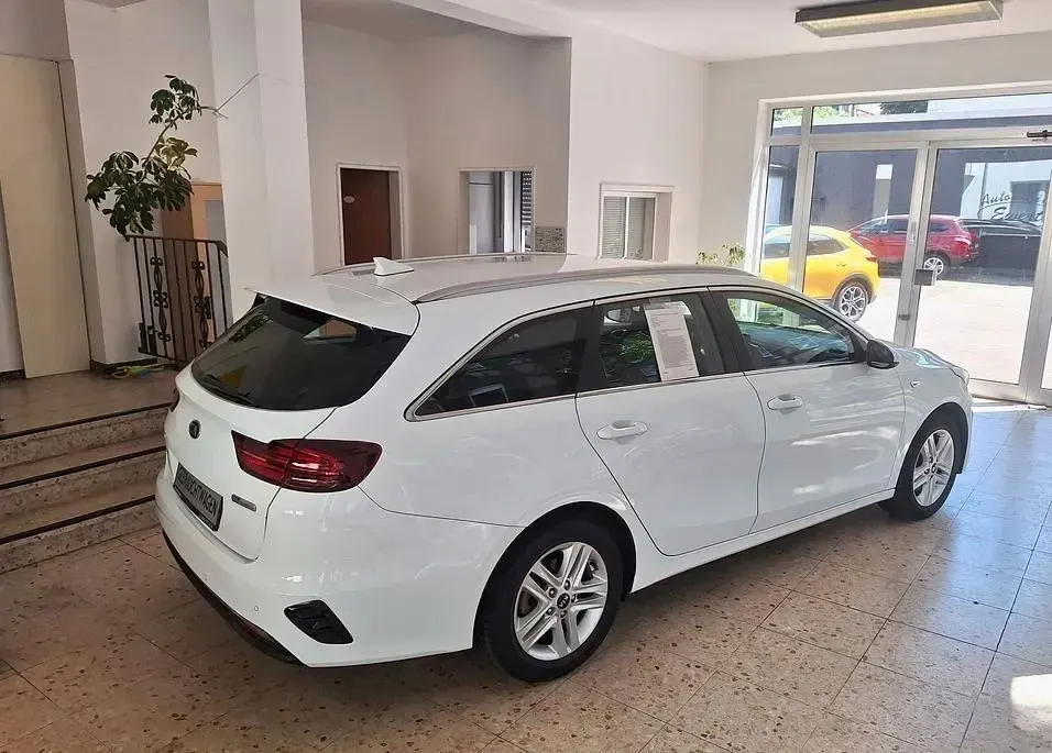 Gebraucht Kia Ceed Sportswagon Vision 136 PS (100 kW) 2021 Weiß Kombi