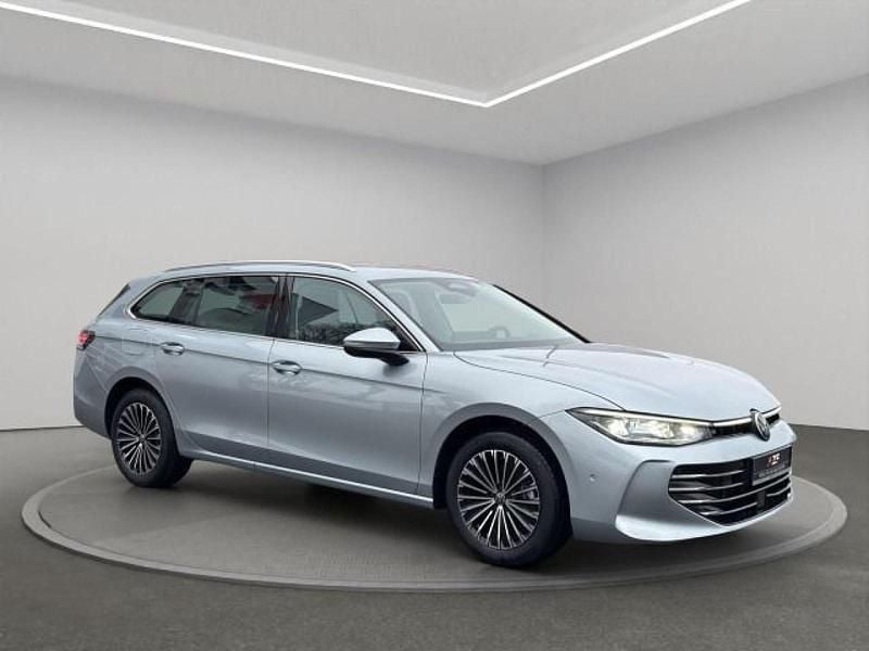 Neu VW Passat Elegance 150 PS (110 kW) 2026 Grenadillschwarz metallic Kombi