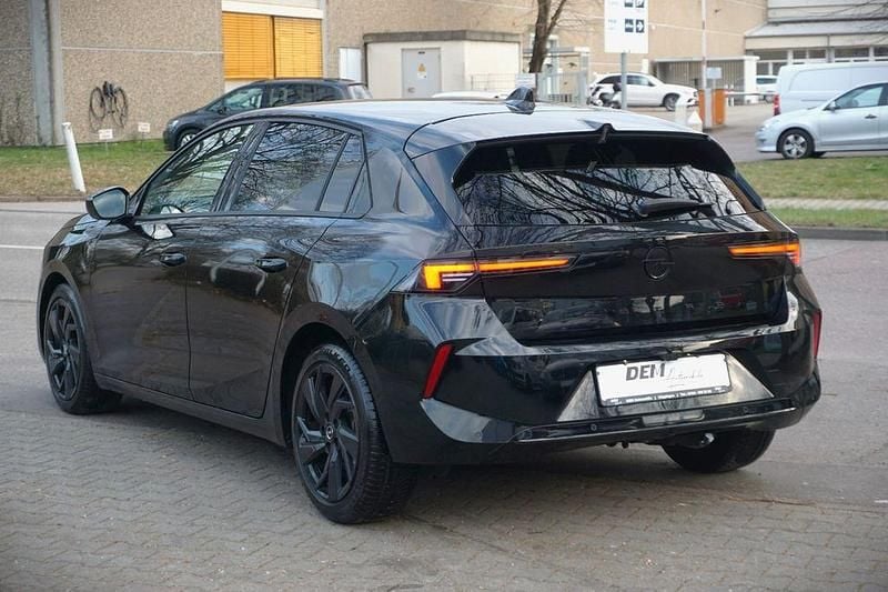 Gebraucht Opel Astra 131 PS (96 kW) 2024 Schwarz Limousine