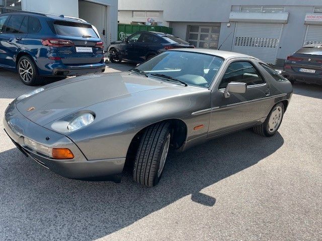 Silber Gebraucht 1987 Porsche 928 Coupé | 54.700 € - Bild 1/4