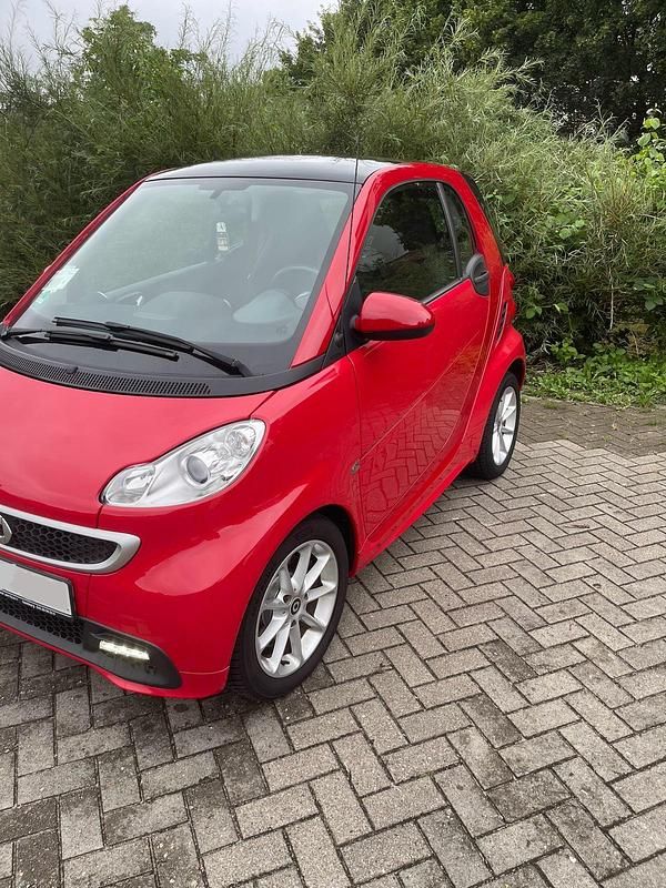 Rot Gebraucht 2014 Smart ForTwo Coupé Kleinwagen | 6.950 € (Fairer Preis) - Bild 1/4