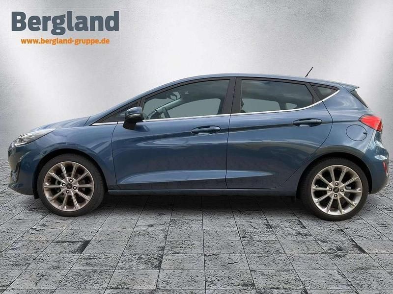 Gebraucht Ford Fiesta Titanium 125 PS (91 kW) 2023 Lackierung metallic "chrome bl Limousine