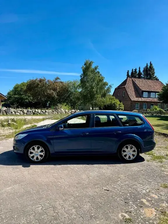 Gebraucht Ford Focus Ambiente 101 PS (74 kW) 2009 Blau Limousine