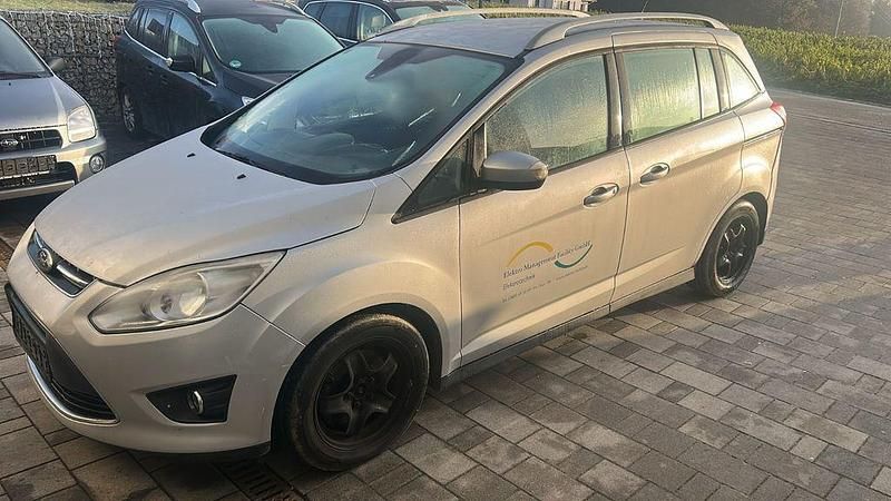 Silber Gebraucht 2014 Ford Grand C-Max Trend Van / Kleinbus | 2.390 € (Guter Preis) - Bild 1/4