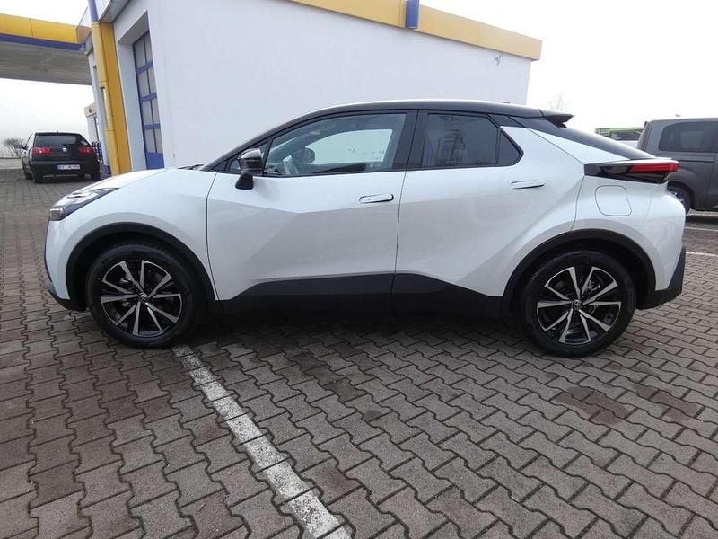 Neu Toyota C-HR 140 PS (102 kW) 2025 Schneeweiß SUV