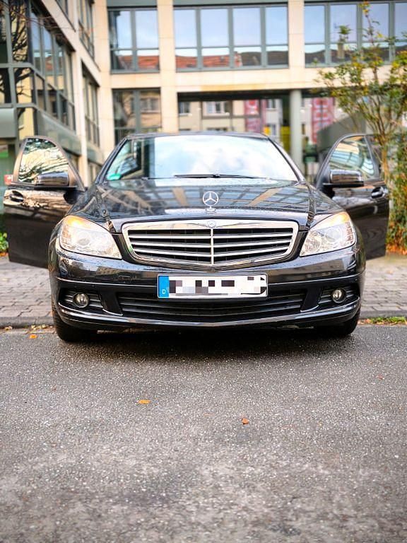 Schwarz Gebraucht 2009 Mercedes C180 Limousine | 6.999 € (Guter Preis) - Bild 1/4