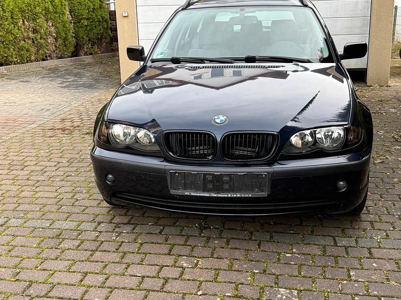 Blau Gebraucht 2004 BMW 316 Kombi | 2.250 € (Etwas zu teuer) - Bild 1/4