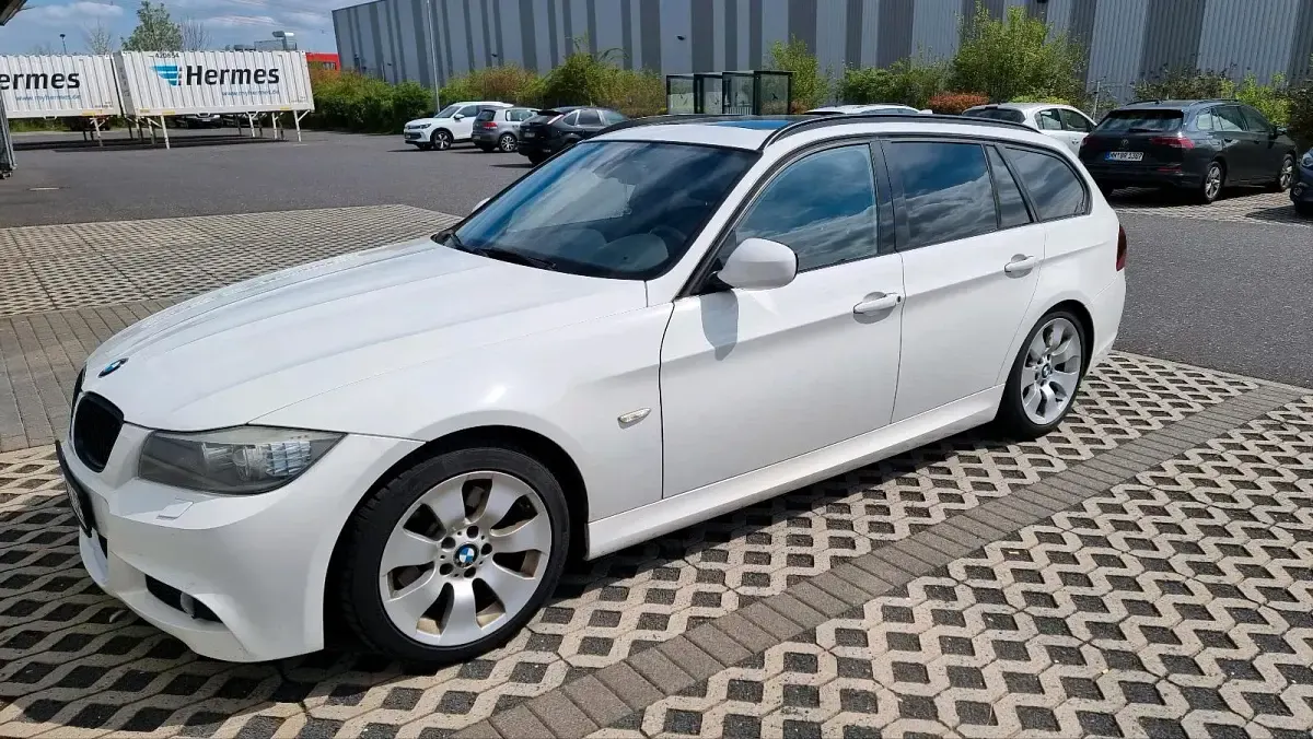 Używany BMW 325 Performance 310 KM (228 kW) 2012 Biały Kombi