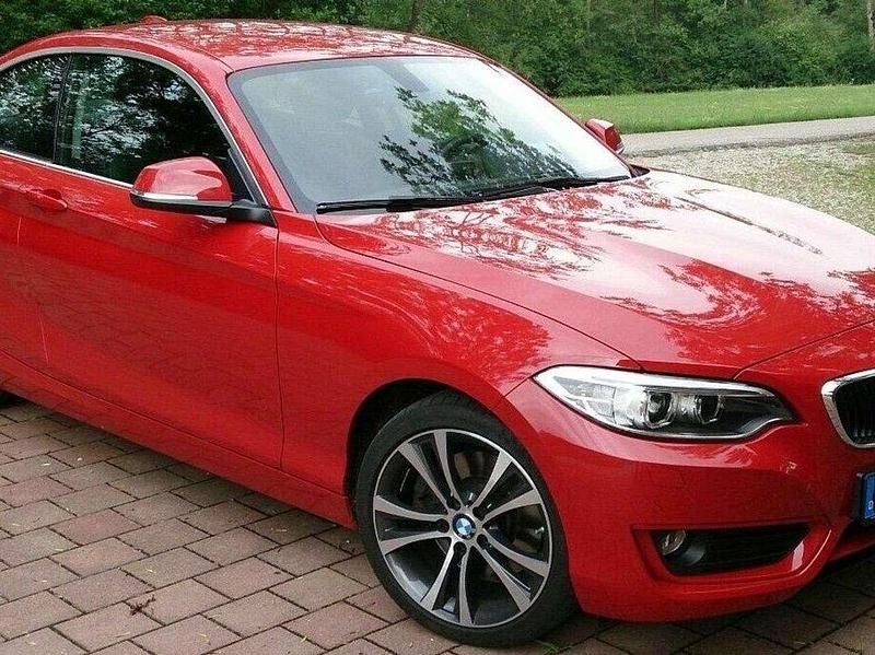 Rot Gebraucht 2015 BMW 228 Coupé | 16.550 € (Guter Preis) - Bild 1/4