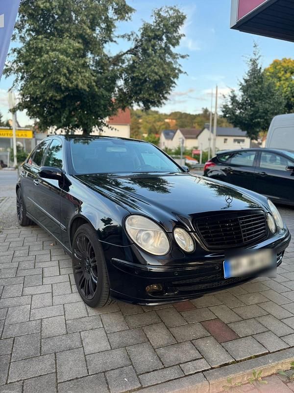 Schwarz Gebraucht 2006 Mercedes E320 Limousine | 7.499 € (Teuer) - Bild 1/4