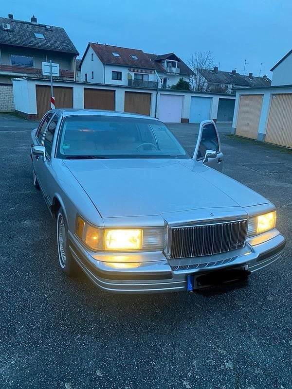 Silber Gebraucht 1990 Lincoln Town Car Limousine | 4.850 € - Bild 1/4