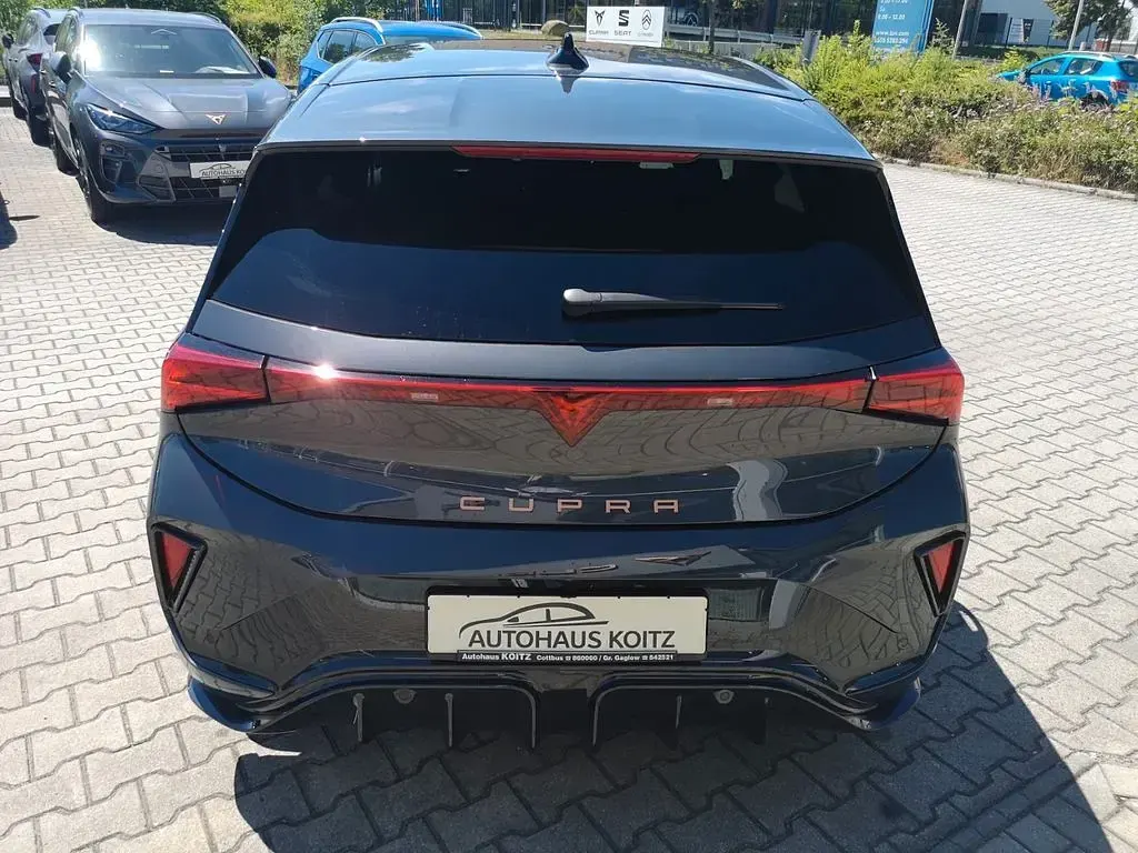 Neu Cupra Born 139 kW (190 PS) 2026 Timanfayagrau Kleinwagen
