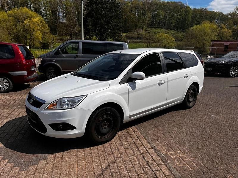 Gebraucht Ford Focus Style 101 PS (74 kW) 2009 Weiß Limousine