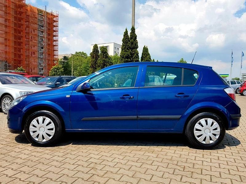 Gebraucht Opel Astra Edition 116 PS (85 kW) 2009 Blau Limousine