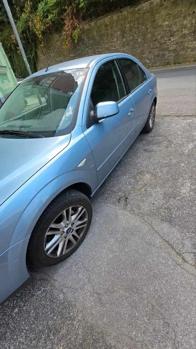 Gebraucht Ford Mondeo 170 PS (125 kW) 2004 Blau Limousine
