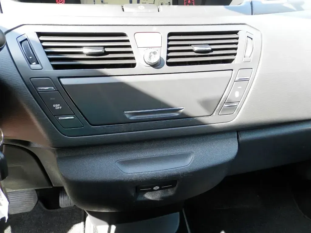 Gebraucht Citroën C4 Tendance 140 PS (102 kW) 2007 Rot Van / Kleinbus