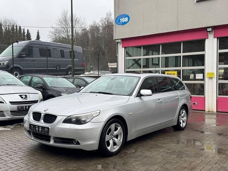 Silber Gebraucht 2007 BMW 520 Kombi | 3.450 € (Fairer Preis) - Bild 1/4