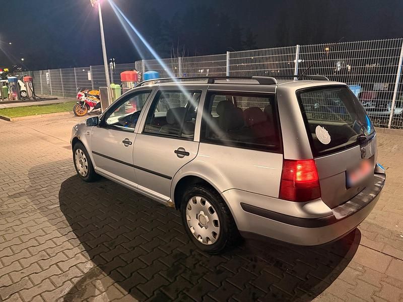 Gebraucht VW Golf IV 101 PS (74 kW) 2006 Silber Kombi