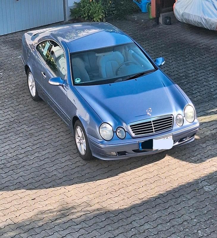 Blau Gebraucht 2001 Mercedes CLK200 Coupé | 2.300 € (Fairer Preis) - Bild 1/4