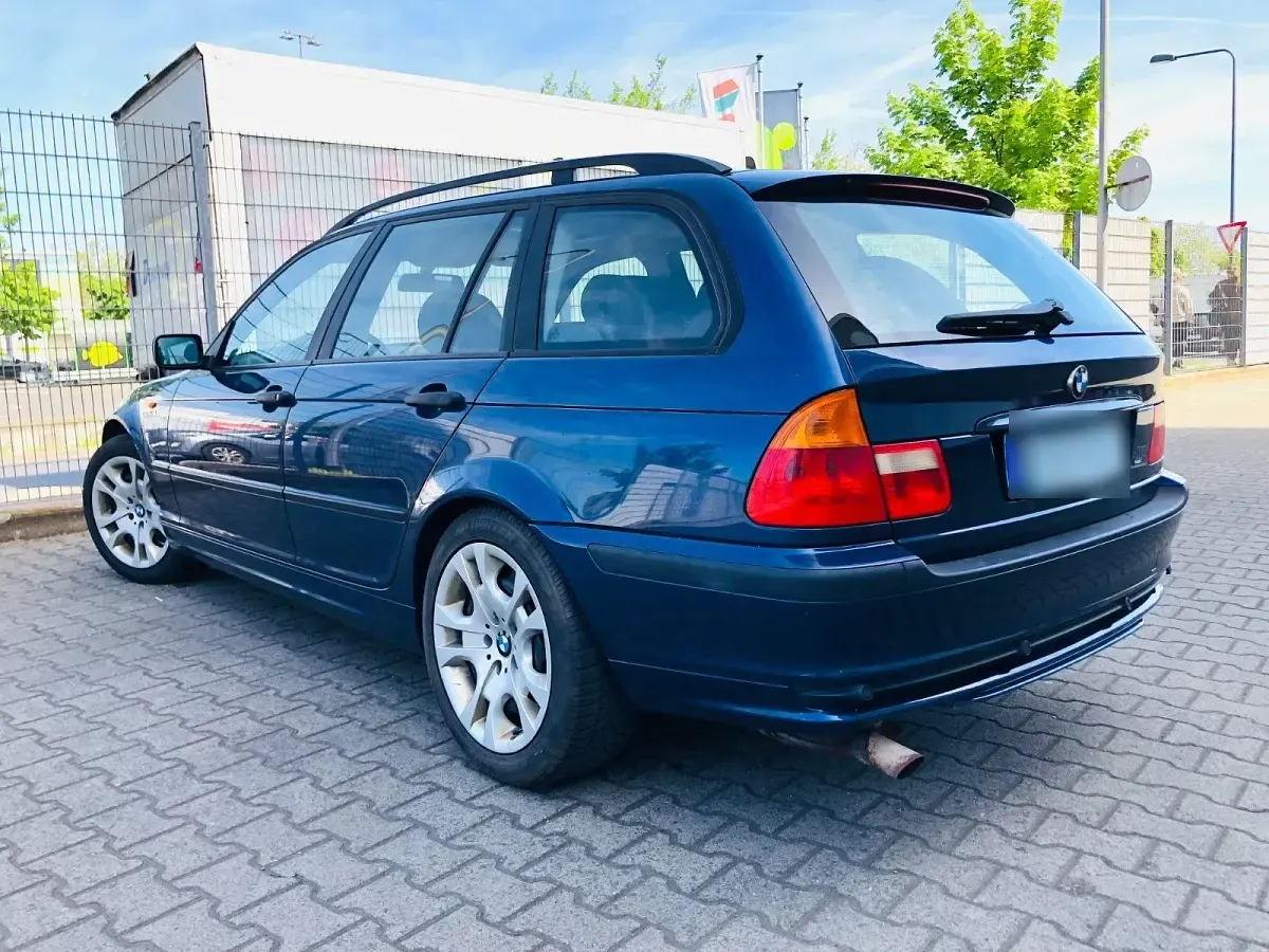 Gebraucht BMW 316 M Sport 116 PS (85 kW) 2004 Blau Kombi