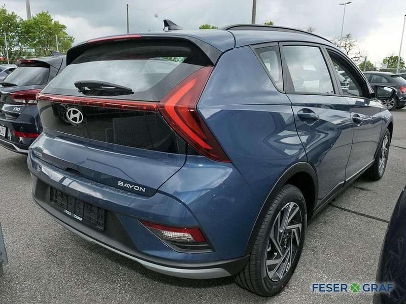 Neu Hyundai Bayon Trend 101 PS (74 kW) 2025 Vibrant blue SUV