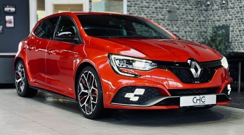 Feuerrot Gebraucht 2019 Renault Mégane IV Bose Edition Limousine | 26.990 € (Teuer) - Bild 1/4