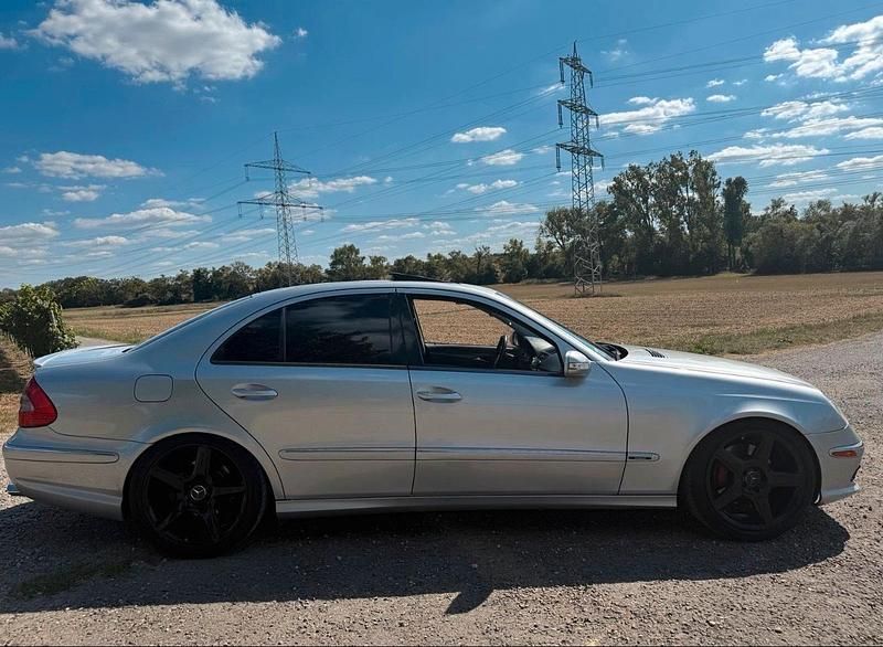 Gebraucht Mercedes E500 306 PS (225 kW) 2002 Silber Limousine