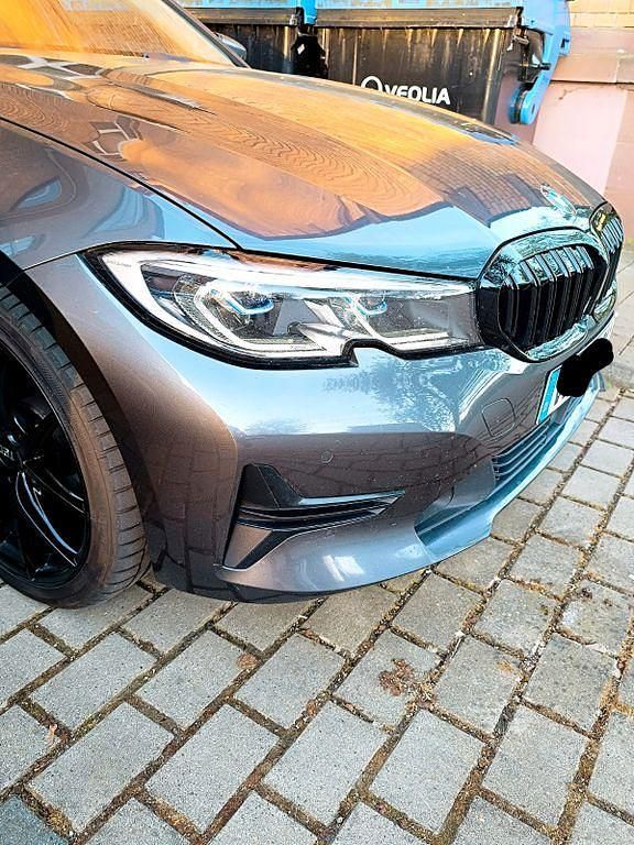 Gebraucht BMW 320 Advantage 190 PS (139 kW) 2021 Grau Kombi