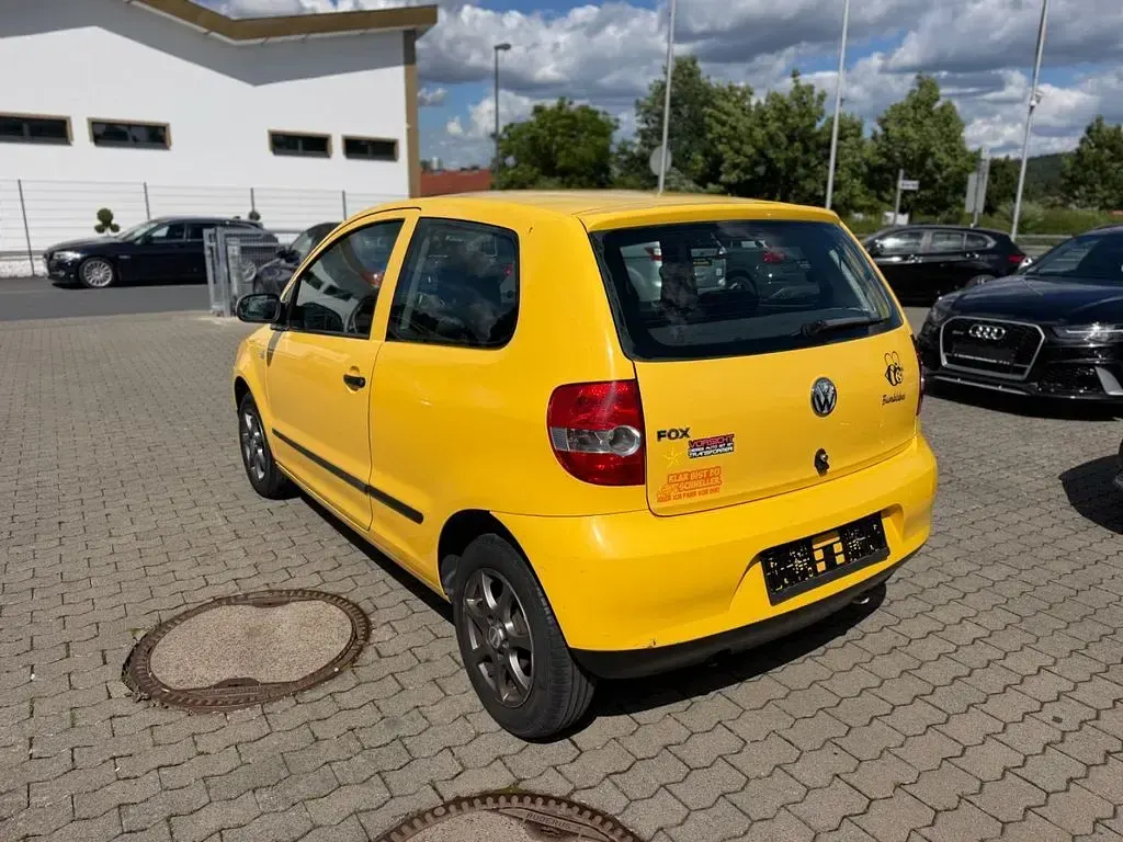 Gebraucht VW Fox Basis 54 PS (39 kW) 2005 Gelb Kleinwagen