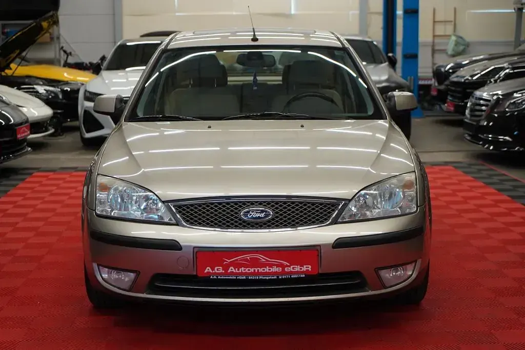 Gebraucht Ford Mondeo Ghia 170 PS (125 kW) 2004 Silber Limousine