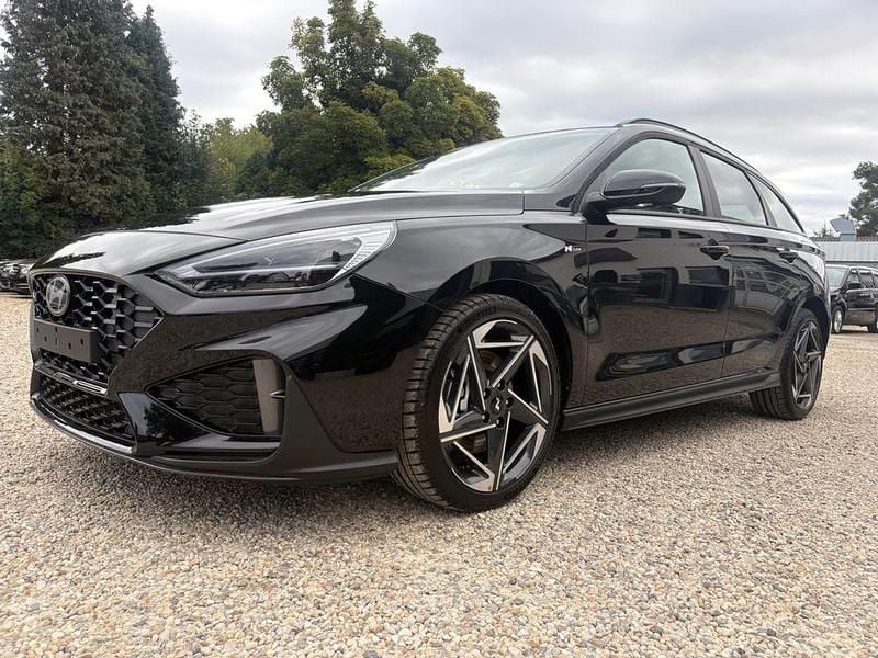 Schwarz Neu 2025 Hyundai i30 N Line Limousine | 25.790 € (Guter Preis) - Bild 1/4
