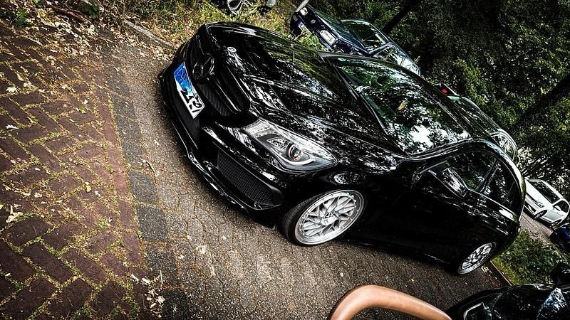 Schwarz Gebraucht 2015 Mercedes CLA250 Shooting Brake Kombi | 21.000 € (Teuer) - Bild 1/4