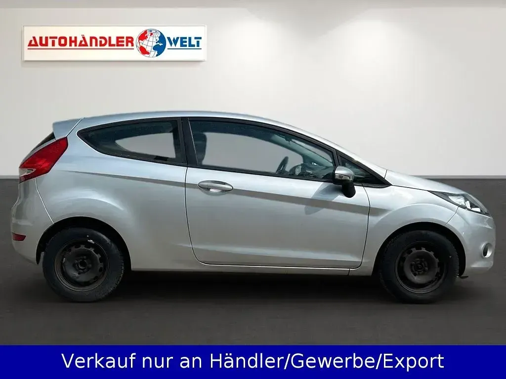Usata Ford Fiesta 82 CV (60 kW) 2011 Argento Utilitaria