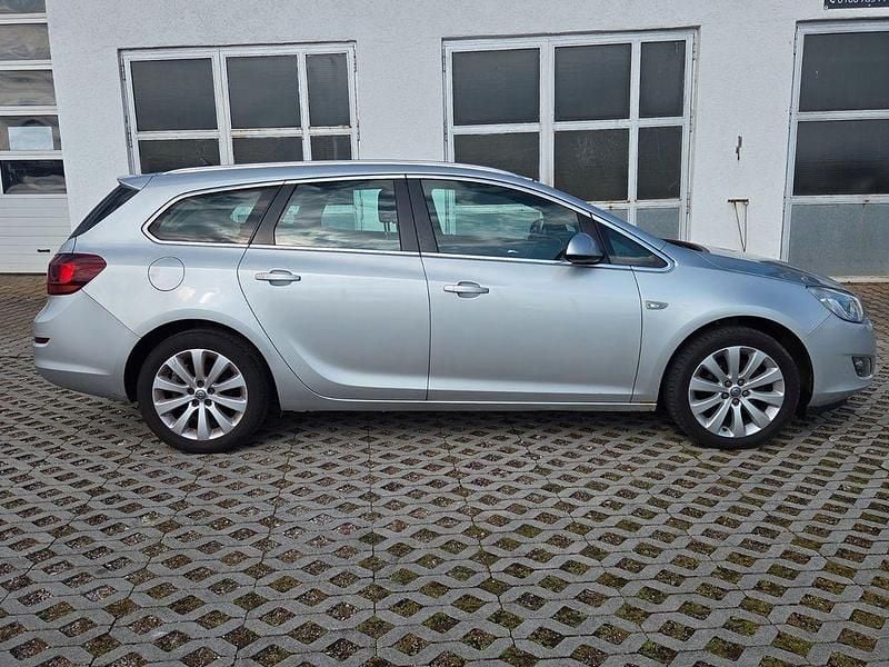 Gebraucht Opel Astra Innovation 120 PS (88 kW) 2011 Silber Kombi