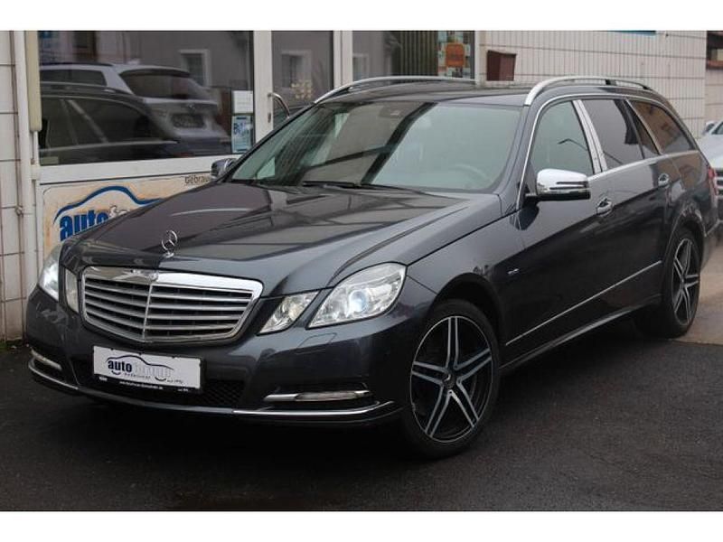 Second-hand Mercedes E250 204 CP (150 kW) 2011 Gri Break