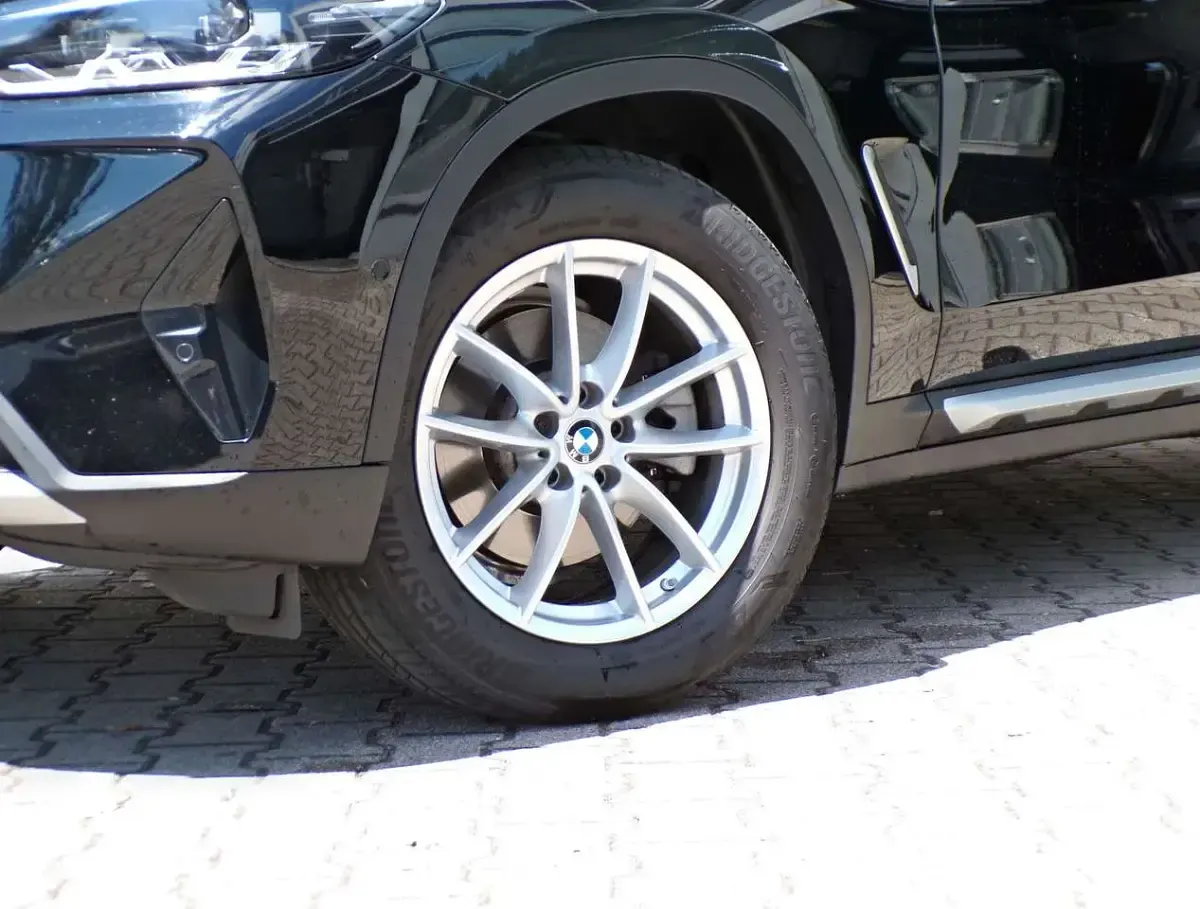 Gebraucht BMW X3 Sport Line 190 PS (139 kW) 2023 Schwarz SUV