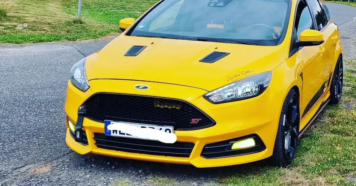 Gebraucht Ford Focus ST 250 PS (183 kW) 2015 Limousine