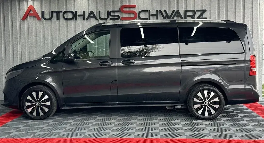 Gebraucht Mercedes V250 190 PS (139 kW) 2021 Lackfarbe graphitgrau metallic Van / Kleinbus