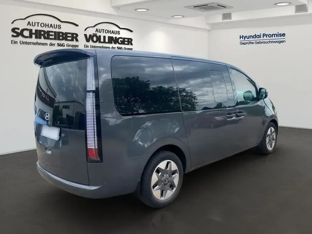 Gebraucht Hyundai Staria Prime 224 PS (164 kW) 2025 Grau Van / Kleinbus