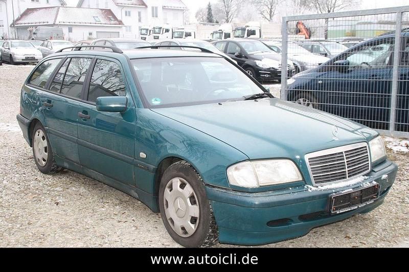 Gebraucht Mercedes C180 122 PS (89 kW) 2000 Grün Limousine